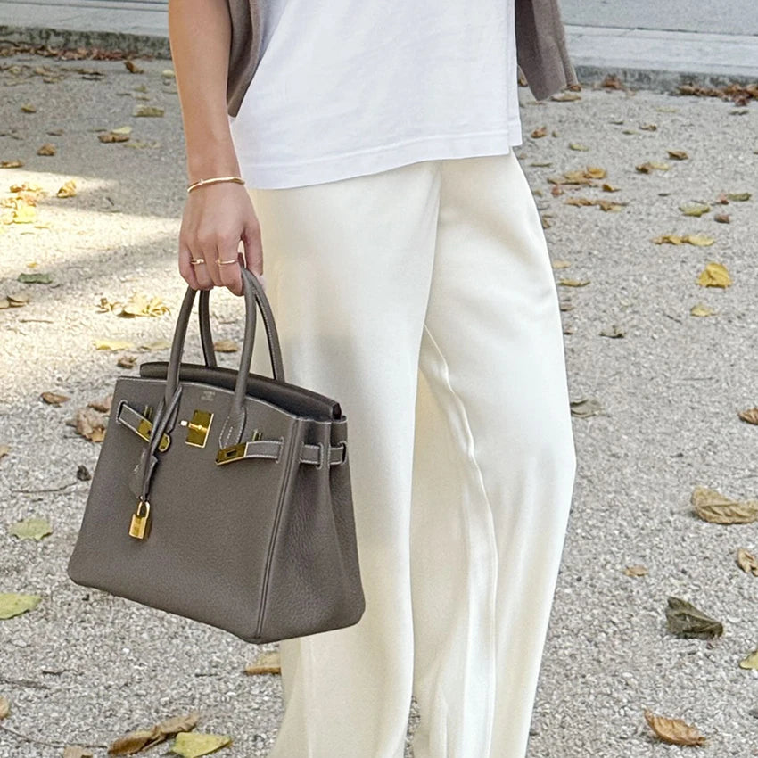 Pantalon ample en crêpe rose pour femme — rue chic, plissé, vintage, taille haute, 2025