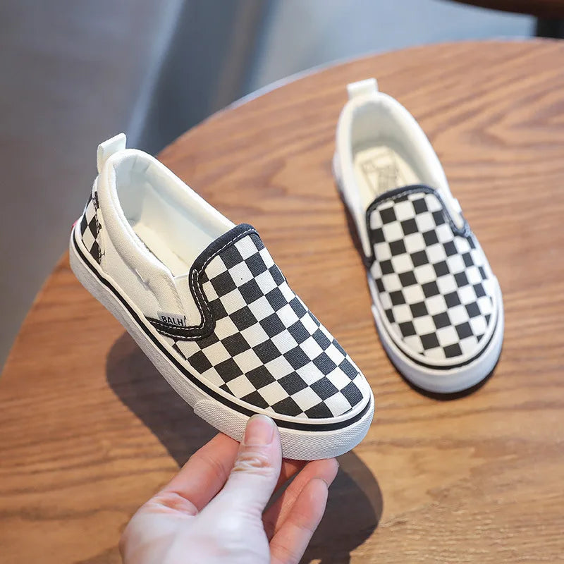 Kids' play shoes, flat shoes on offer, children's shoes