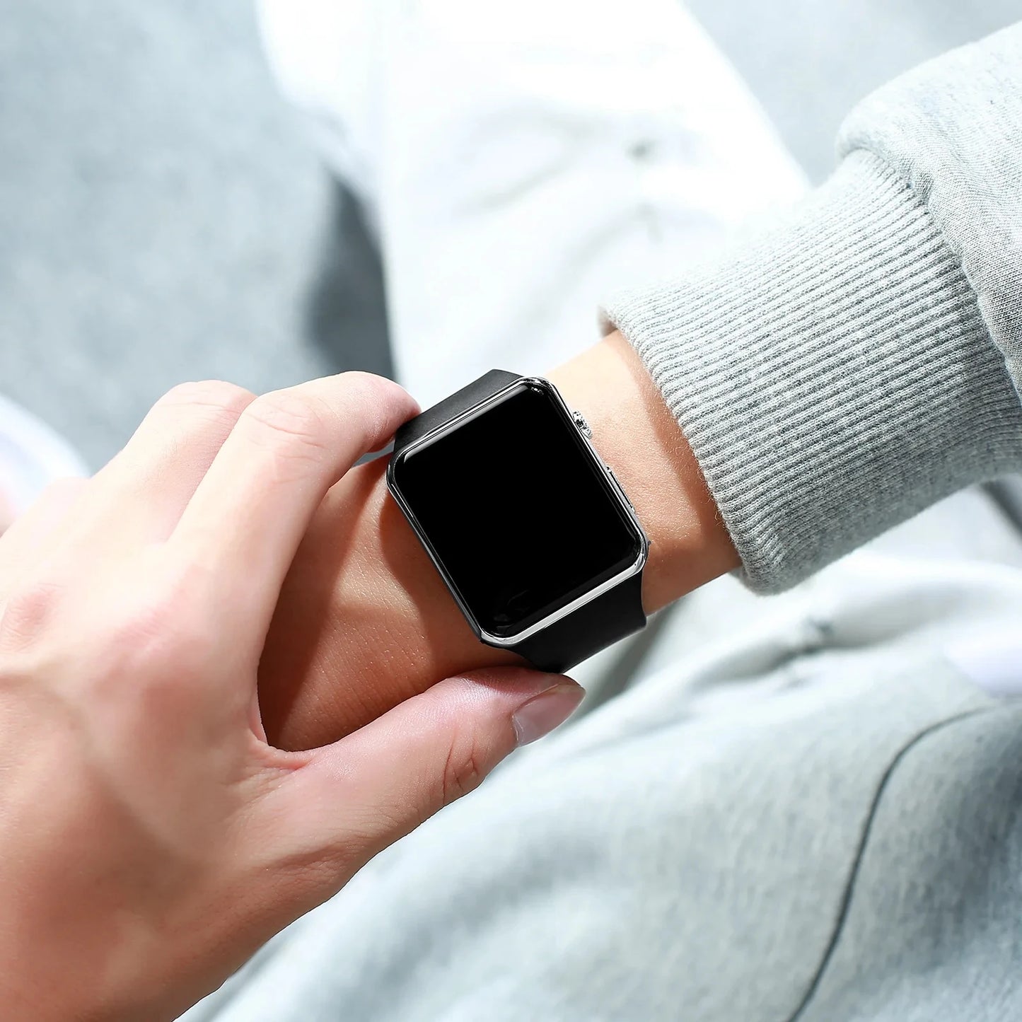 Digital Watch Simple Men Women Fashion Sport Electronic Watch LED Black Silicone Strap Casual Men's Watch Reloj Hombre