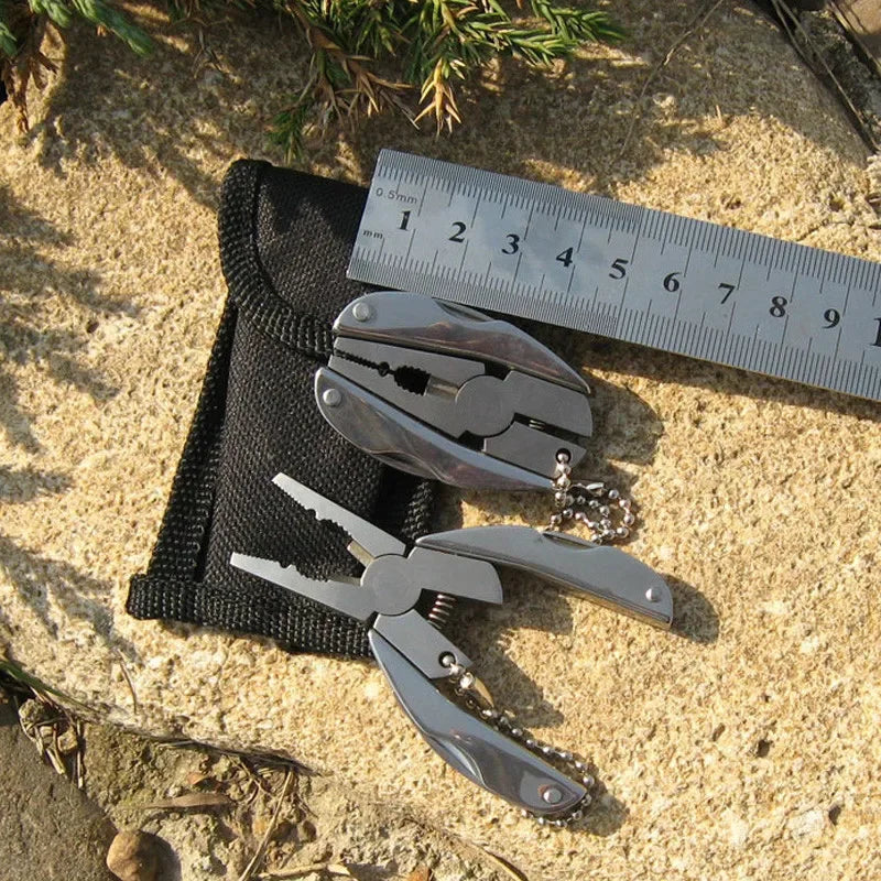 Pince pliante multi-outils, porte-clés en acier inoxydable, outil EDC avec couteau, tournevis pour Camping en plein air, Kit d'urgence de survie