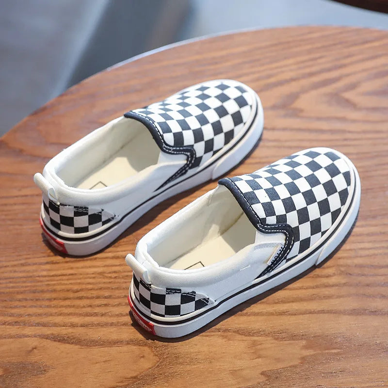 Kids' play shoes, flat shoes on offer, children's shoes