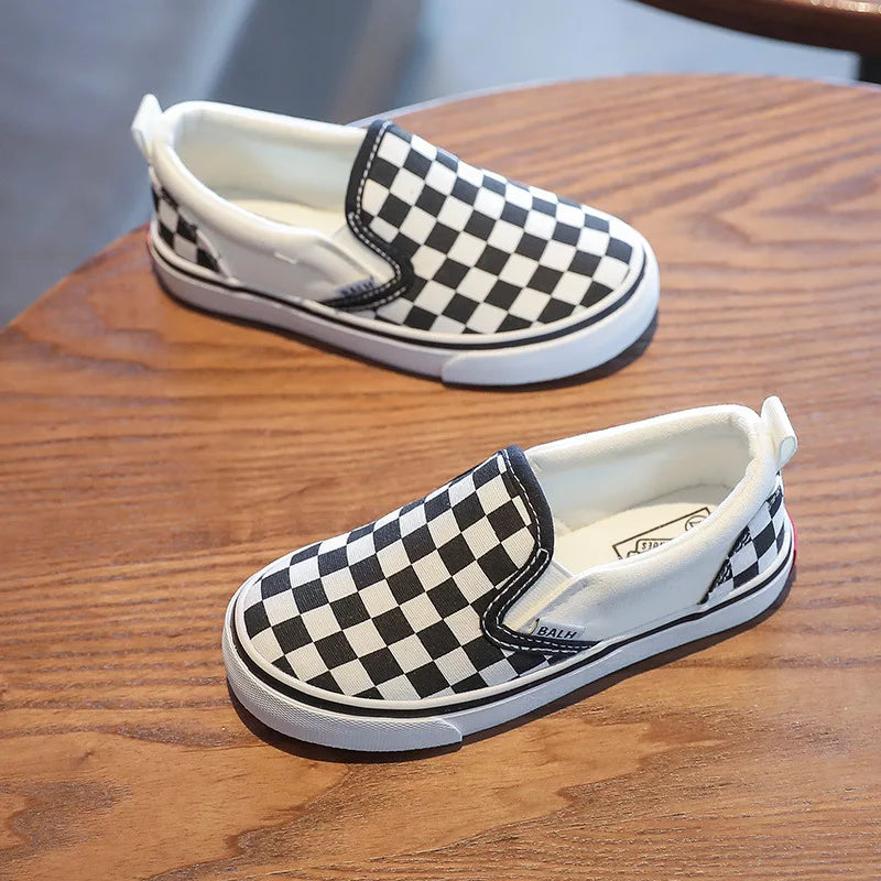 Kids' play shoes, flat shoes on offer, children's shoes