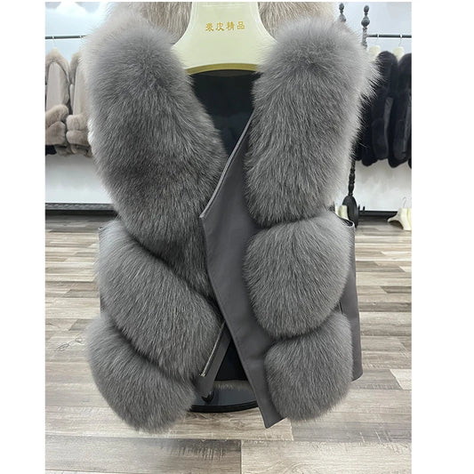 Gilet en fourrure de renard véritable pour femmes — fourrure naturelle, cuir, fermeture éclair, automne/hiver 2024