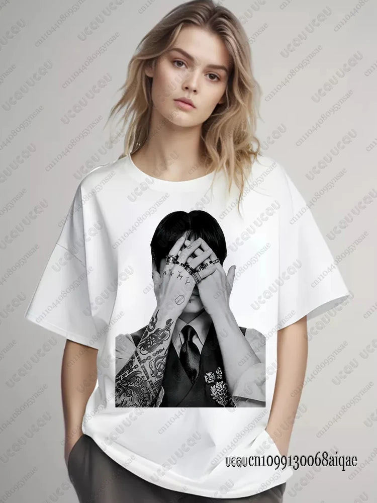 T-Shirt Imprimé Chanteur Pop Femme — Concert Tournée 2026, Fan, Style Y2K, Boy Band