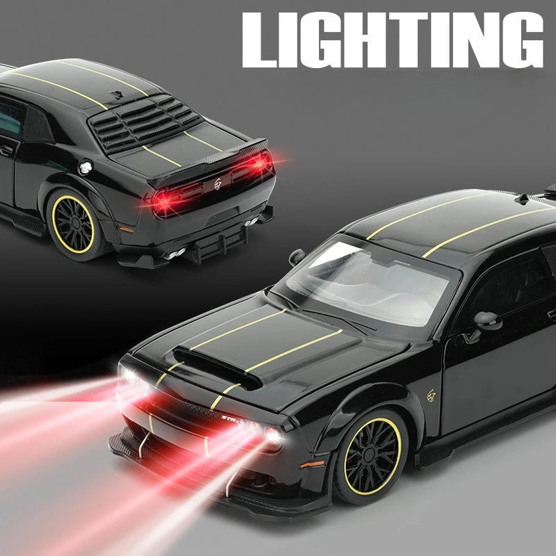 Modelo de coche de aleación Dodge Challenger Hellcat SRT 1:32 con sonido y luz, vehículo de juguete de metal con retrofricción, regalo para niño, colección en miniatura