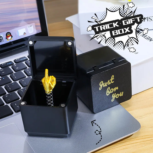 Cadeau de farces de noël intéressant, doigt du milieu dans la boîte, cadeaux créatifs amusants, décoration de bureau, de maison