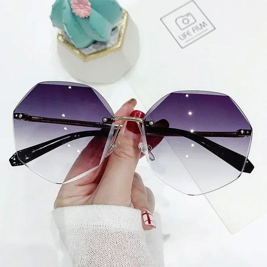 Lunettes de soleil respirantes sans bords pour femme — styliste, mode rétro, dégradé