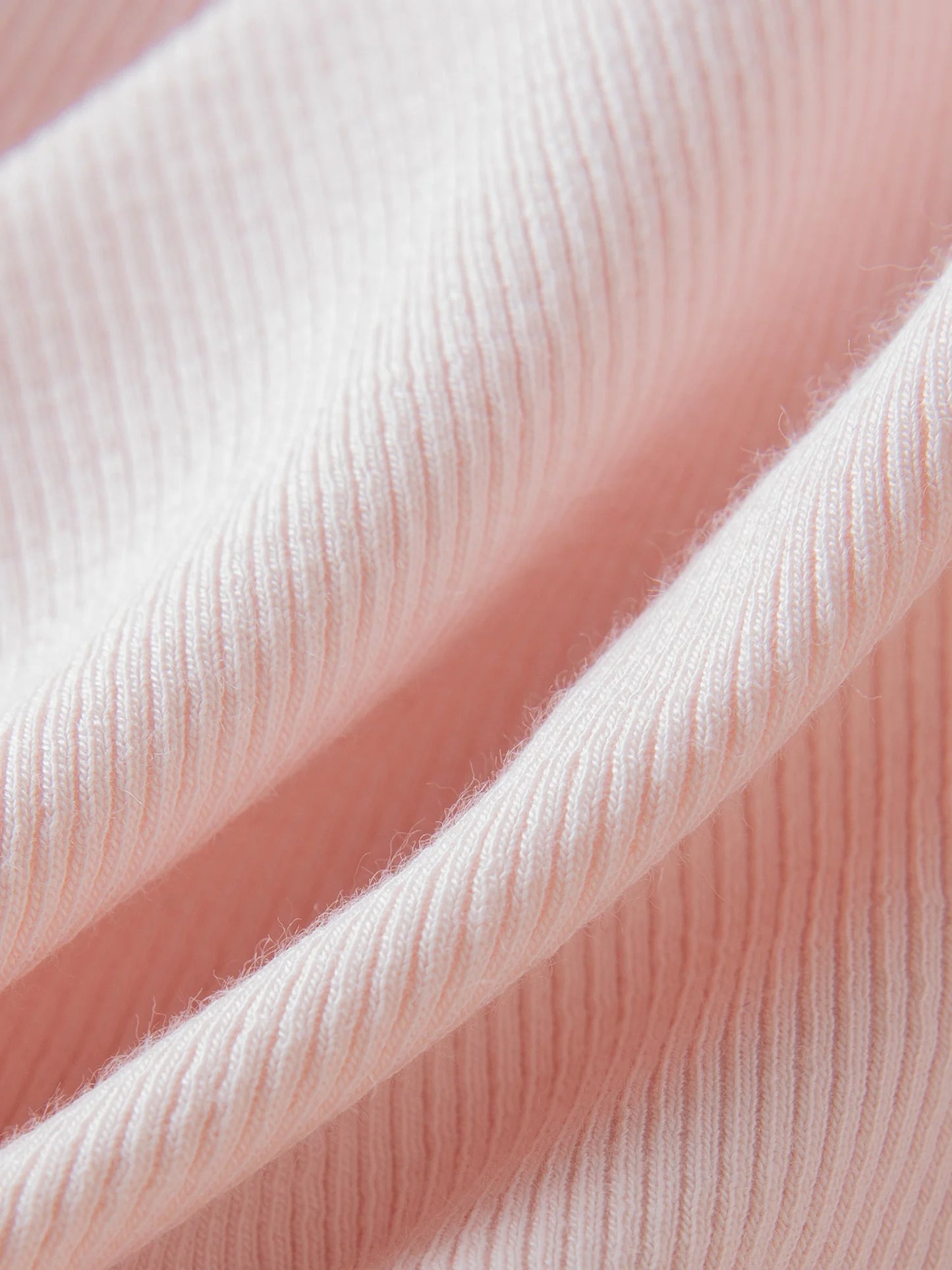 T-shirt femme en piqué ajusté et polyvalent — printemps 2026, coton ajusté, manches courtes