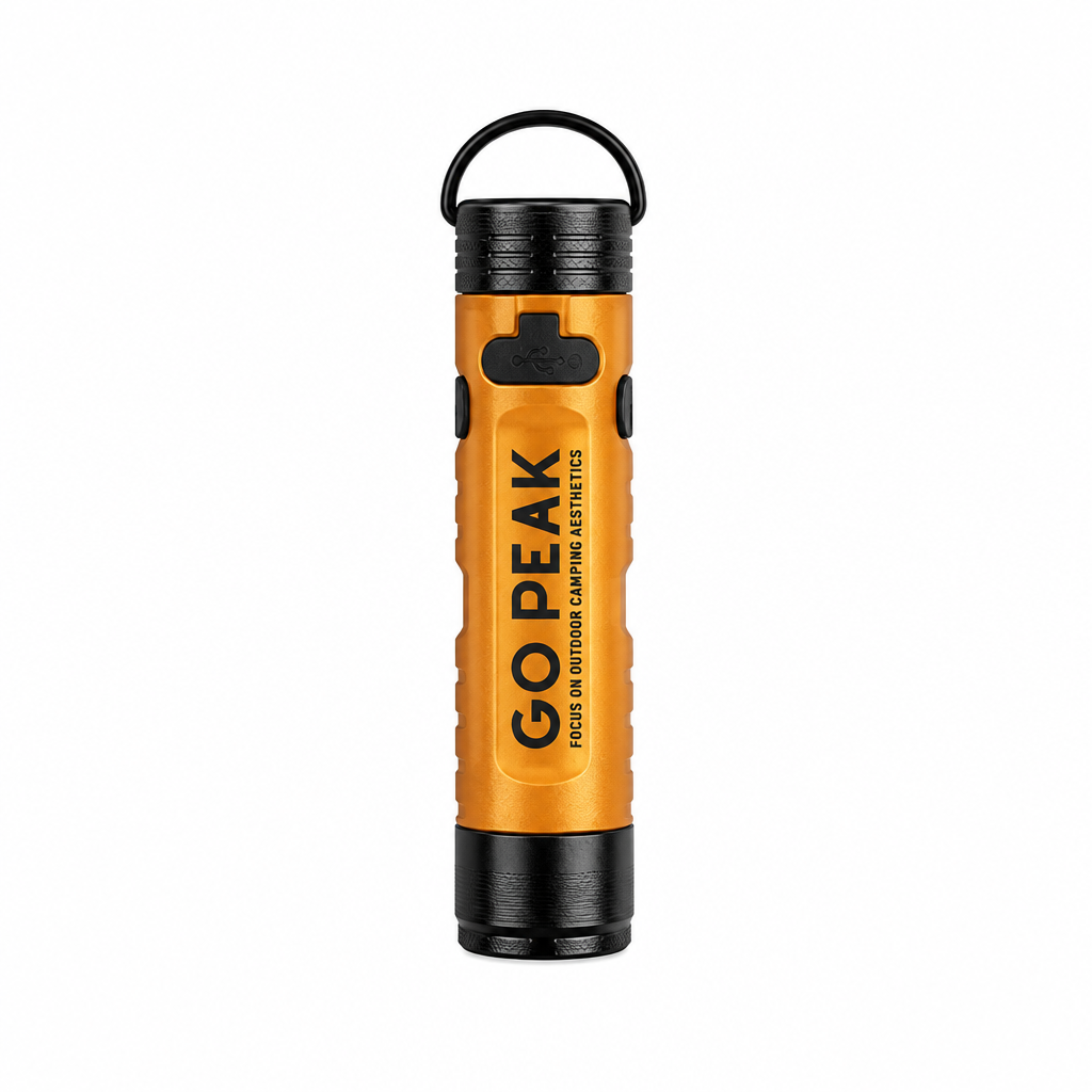Mini-lampe dorée sur fond blanc